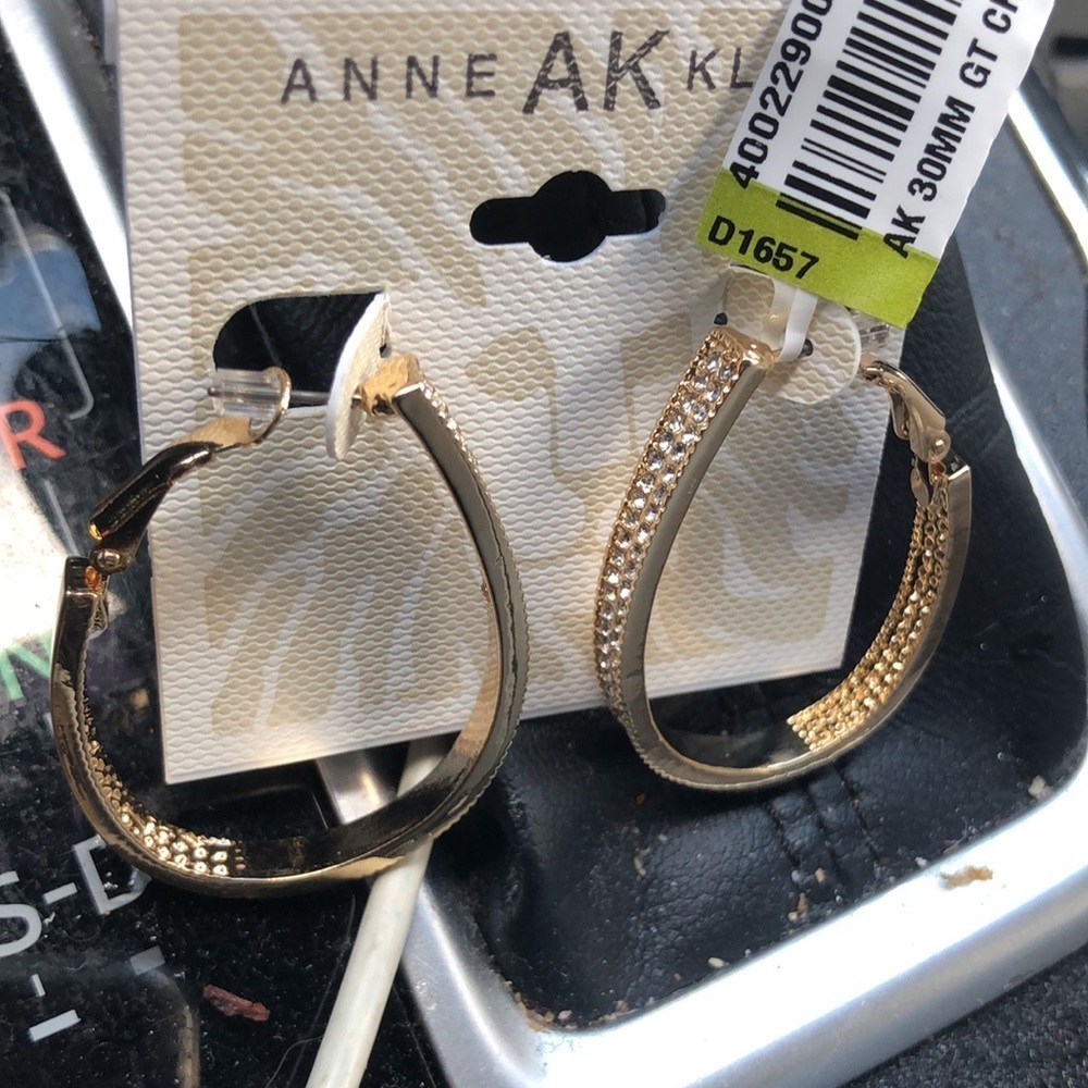 Anne Klein earring - Picture 4 of 4